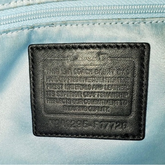 Black and Gray Coach Purse Great shape no stains gently used. - Picture 4 of 4